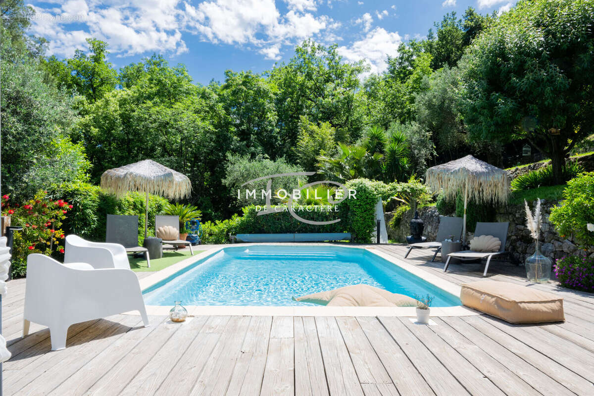 Maison 200 m² à Tourrettes-Sur-Loup  - photo 2