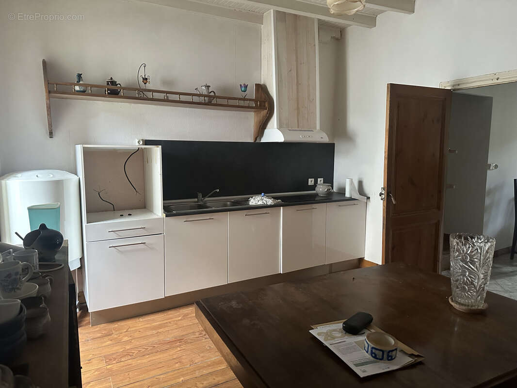 Maison à LA ROCHE-CHALAIS