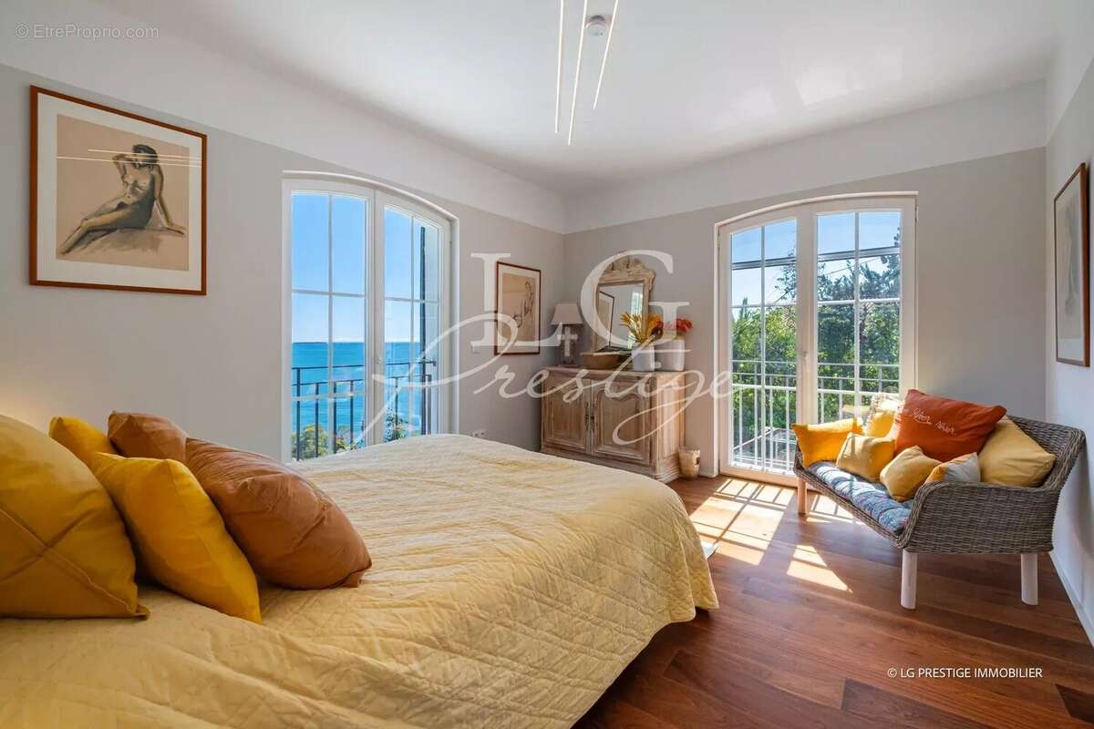 Maison à THEOULE-SUR-MER