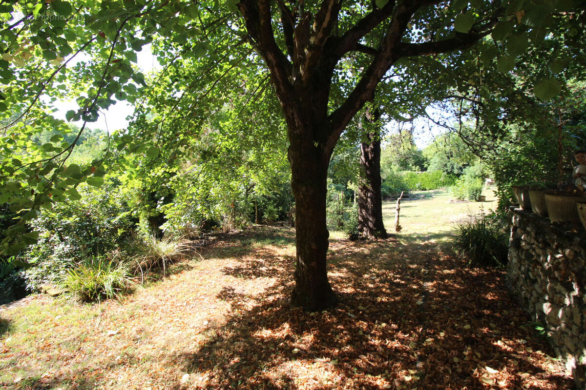 Maison à AURIAC-SUR-VENDINELLE
