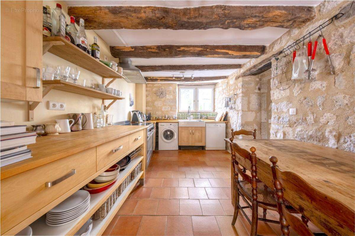 Maison à CAHUZAC-SUR-VERE