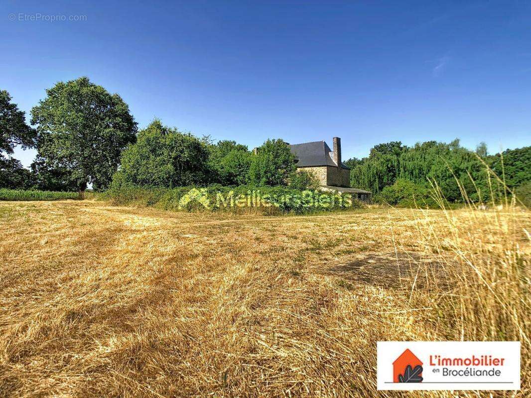 Maison à MAURE-DE-BRETAGNE