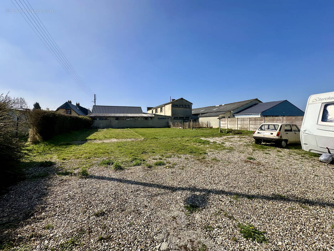 Terrain à SAINT-NICOLAS-D'ALIERMONT