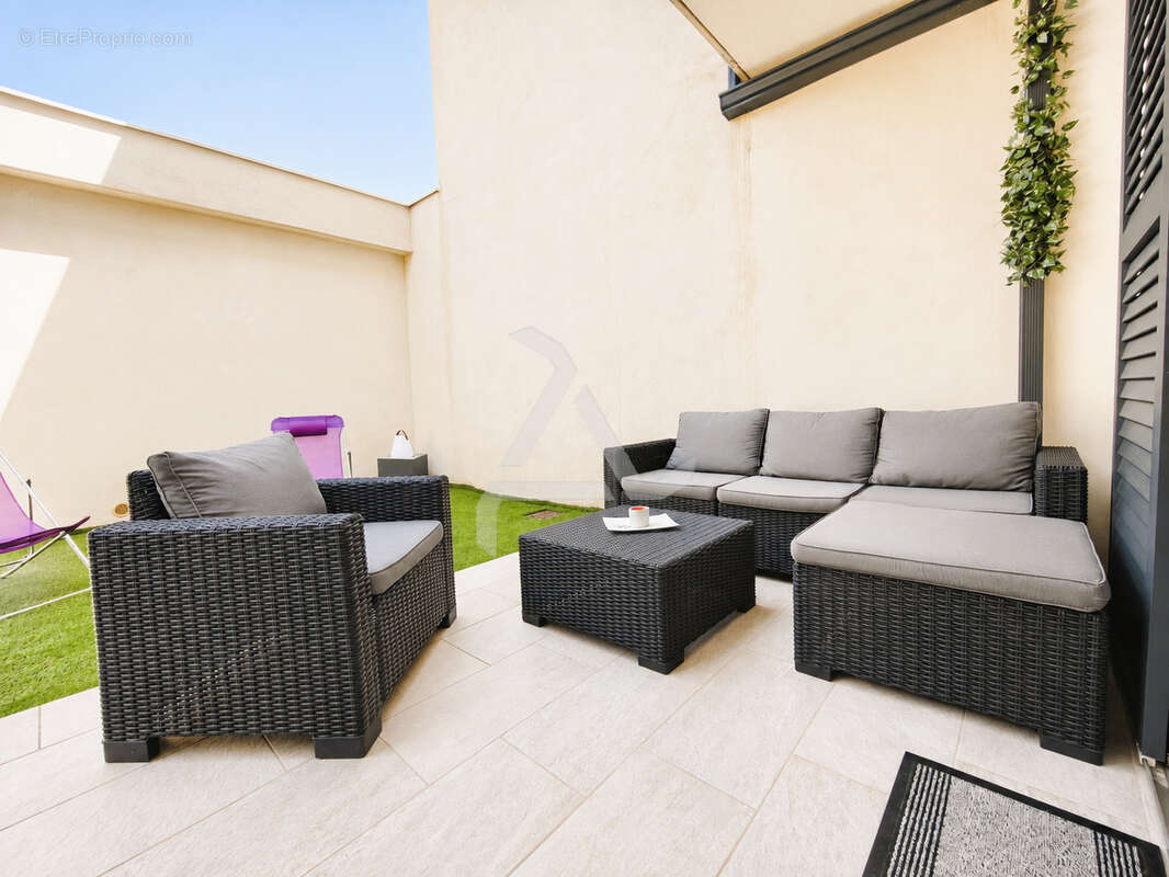 Agréable appartement t2 à ste-lucie de porto-vecchio à proximité des commodités et à dix min des plages - photo 2