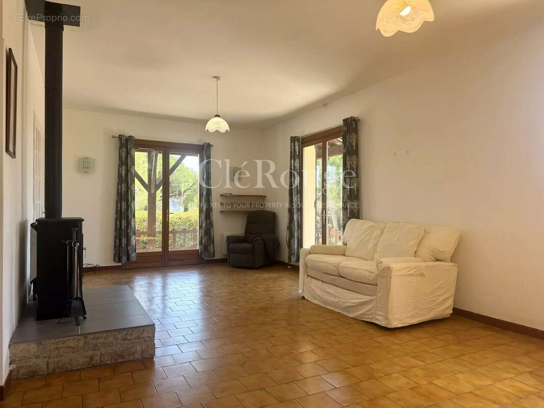 Proche d’Eymet – Maison de plain-pied avec dépendances et piscine - photo 4