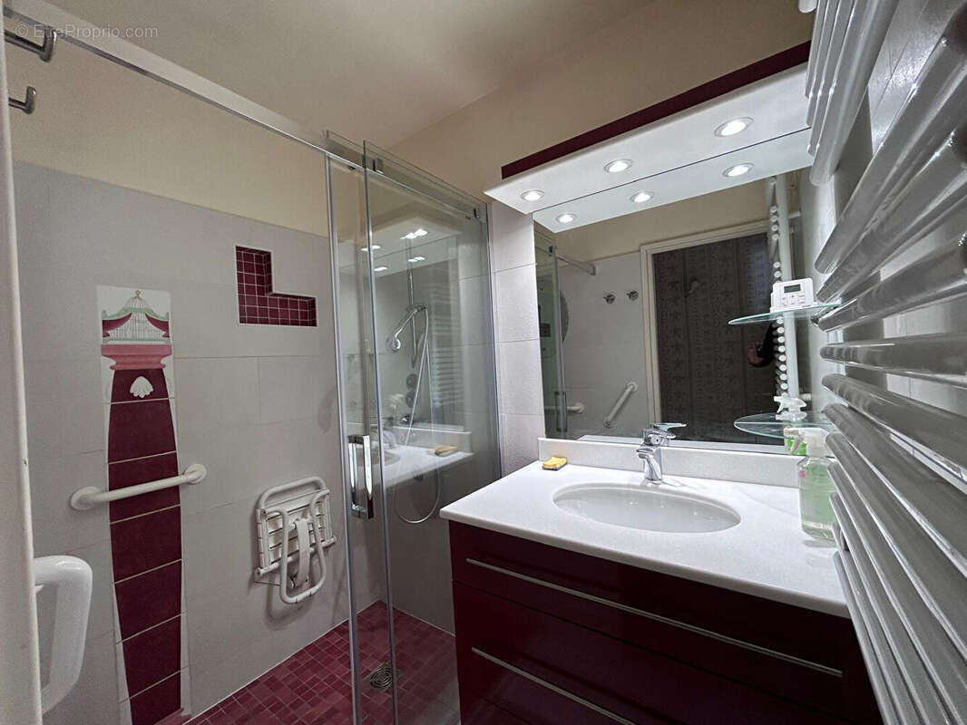 Maison à VARENNES-JARCY