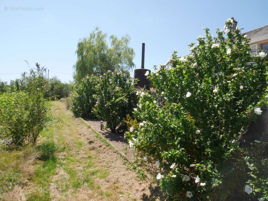 Maison à MONTIGNY-EN-MORVAN