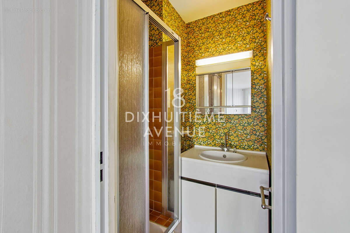 Rue Doudeauville-85m²- Balcon - photo 11