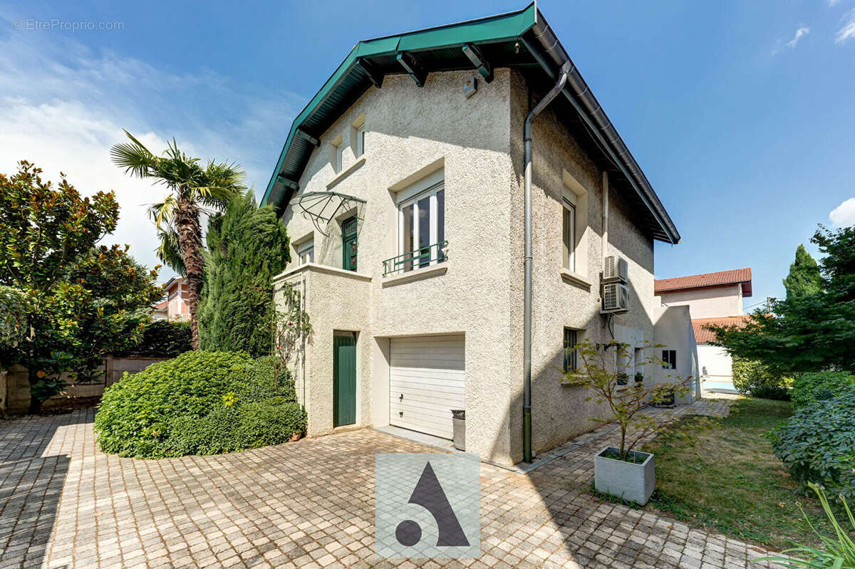 Maison à BRON