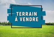 Terrain à SAINTE-RADEGONDE-DES-NOYERS