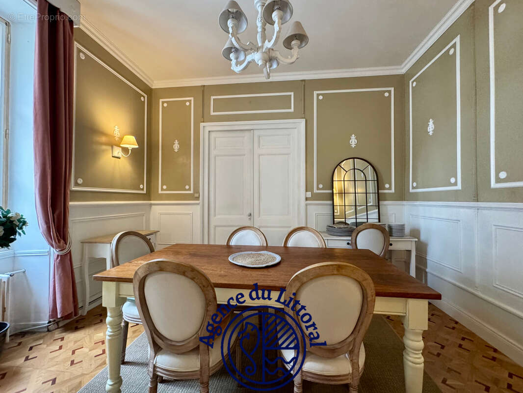 Maison à CORME-ROYAL