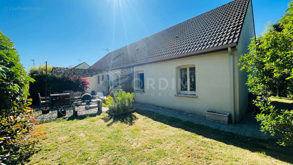 Maison à FLOGNY-LA-CHAPELLE