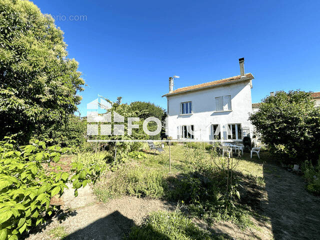 Maison à SAINTE-LIVRADE-SUR-LOT