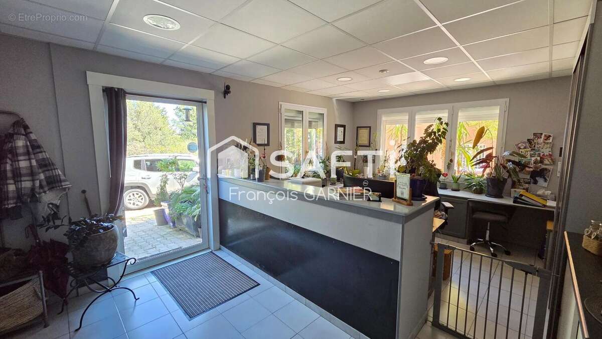 Photo 3 - Commerce à LA FARLEDE