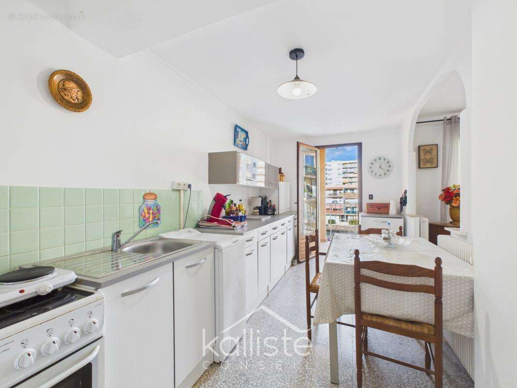 Appartement 3 pièces avec balcons, cave et parking - Ajaccio - photo 6