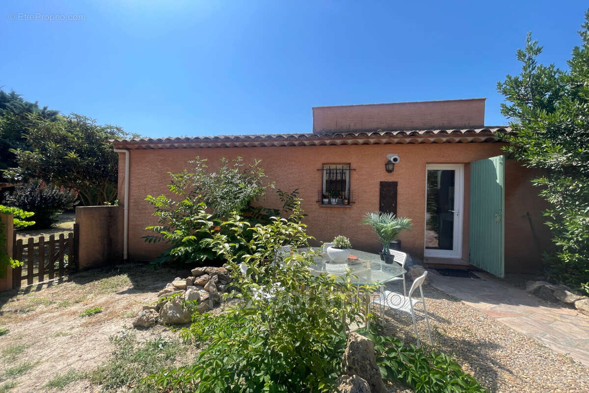 Maison à SAINT-ANTONIN-DU-VAR