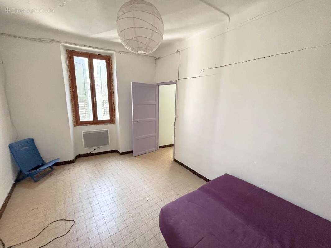 Appartement à PUGET-THENIERS
