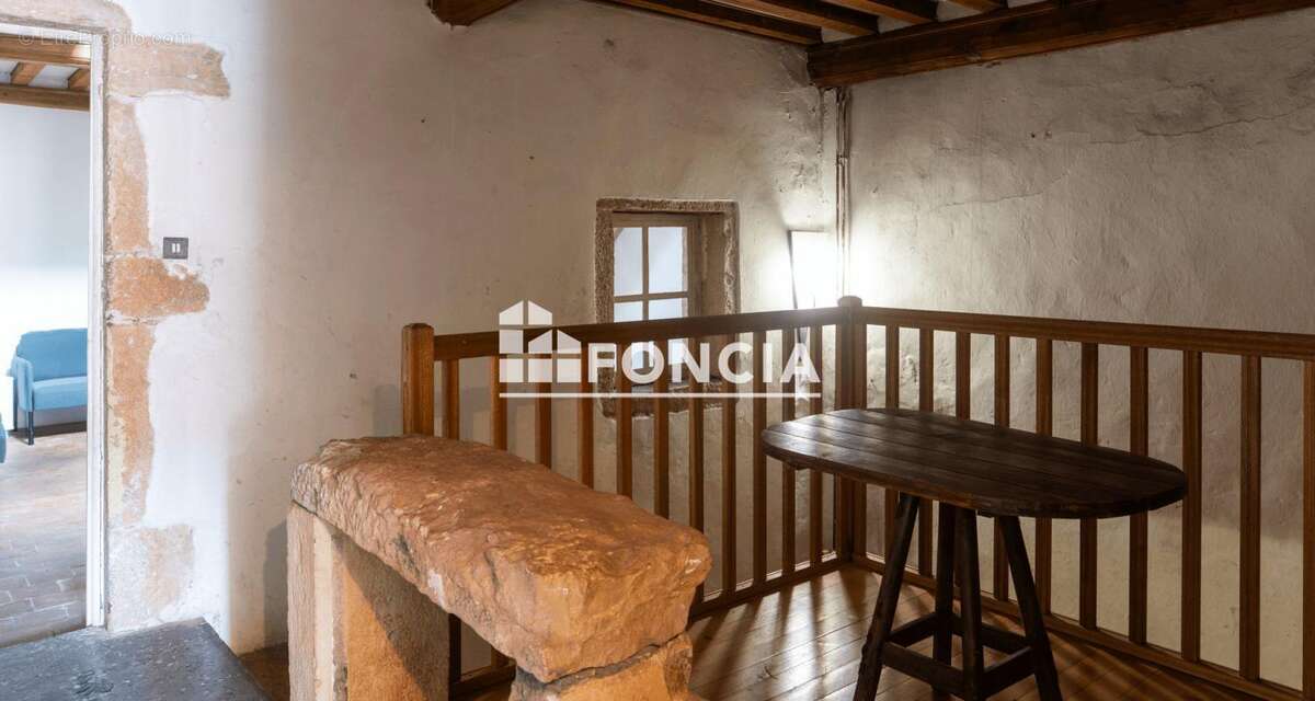 Appartement à COUZON-AU-MONT-D'OR