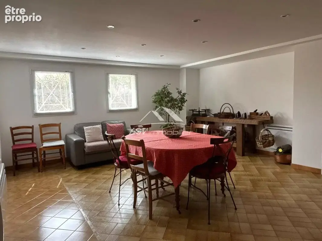 Maison avec garage , dépendance sur 2761 m² de terrain constructible - photo 14