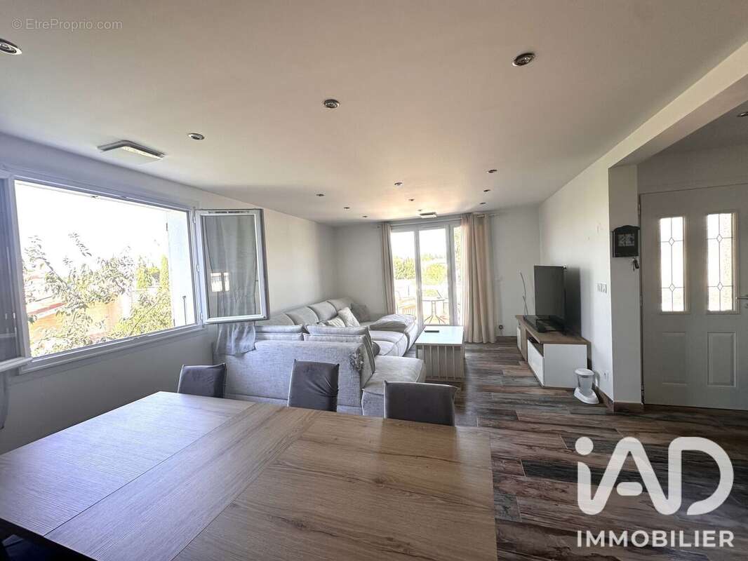 Maison 147 m² à Rodilhan  - photo 3