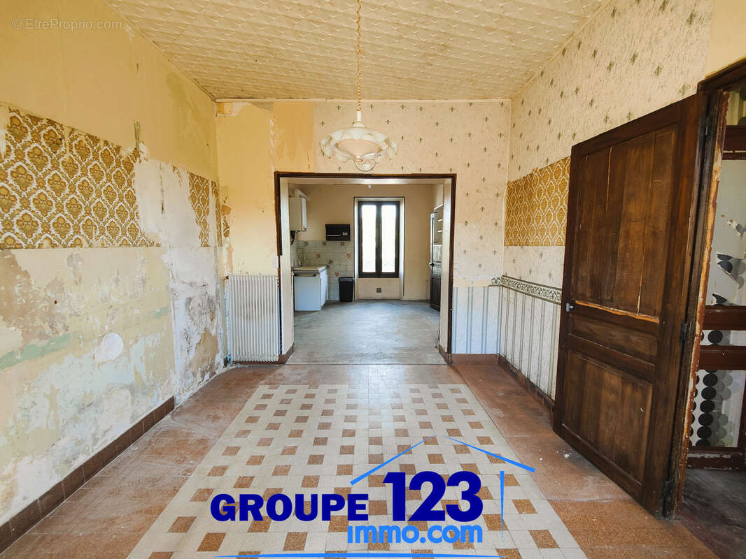 Une maison familiale aux beaux volumes, prête à écrire un nouveau chapitre - photo 2