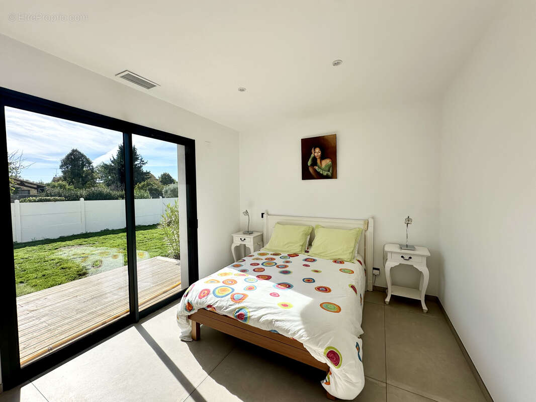 Villa contemporaine de plain-pied avec piscine - photo 6
