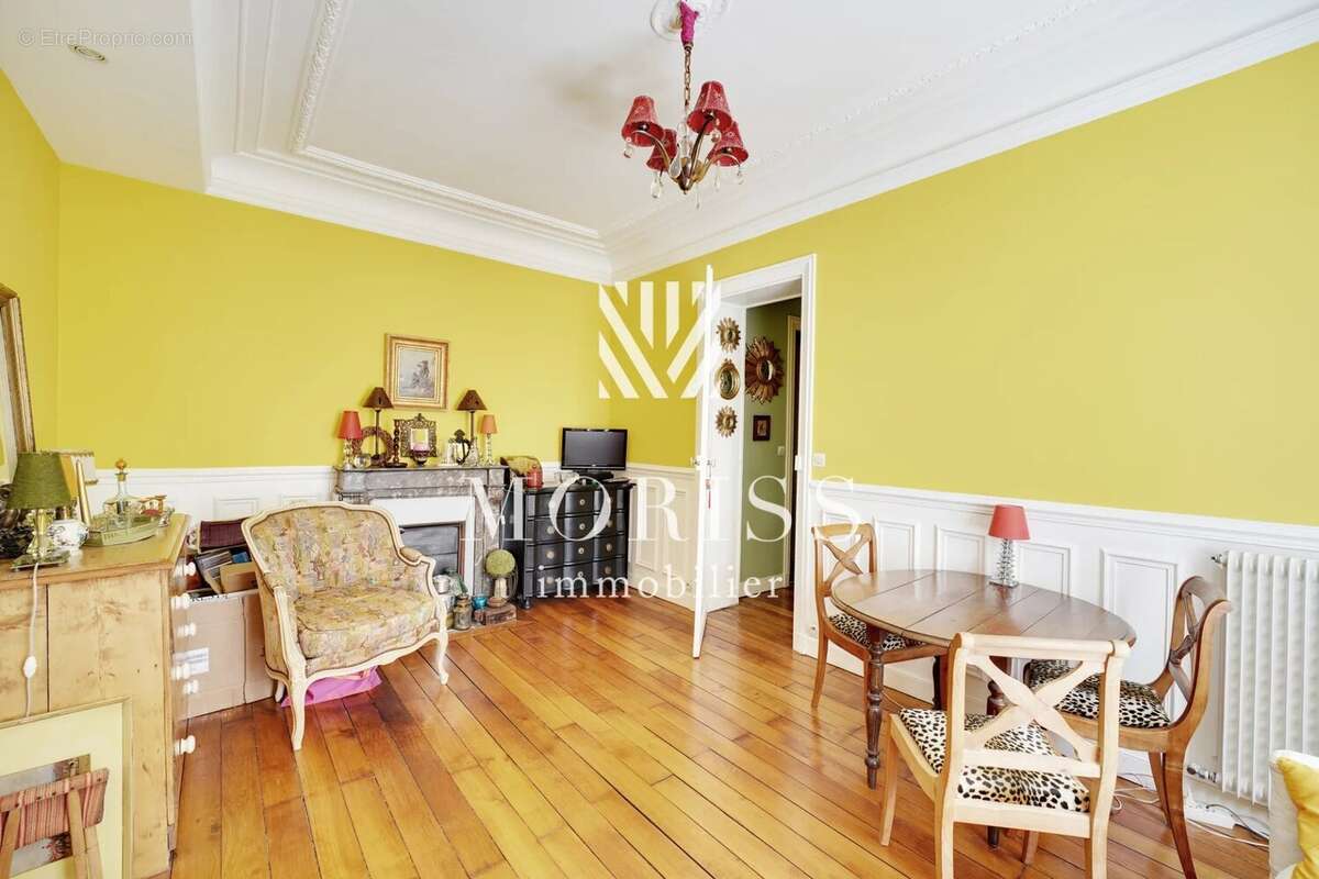 Appartement à PARIS-17E