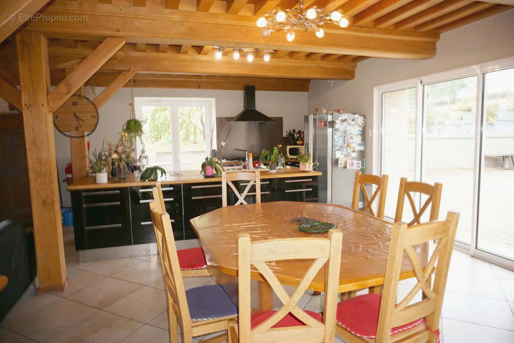Maison à LA CLAYETTE