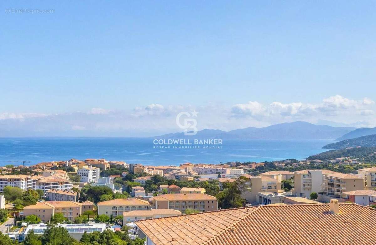 Appartement à L'ILE-ROUSSE