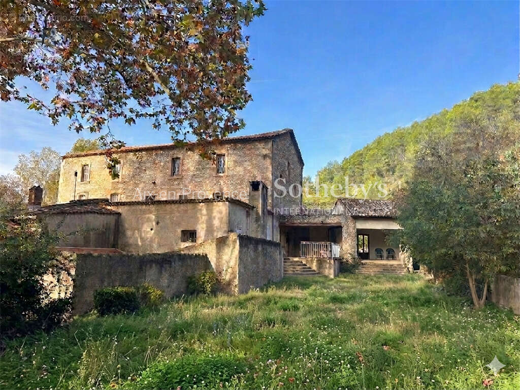 Maison à VENTABREN