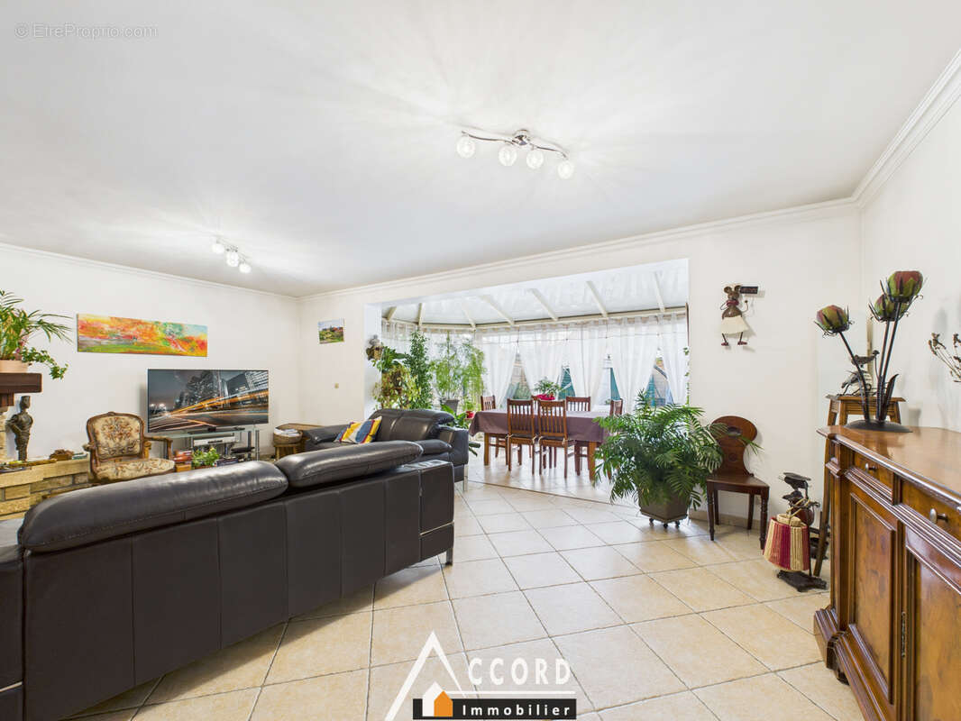 Maison à SARTROUVILLE