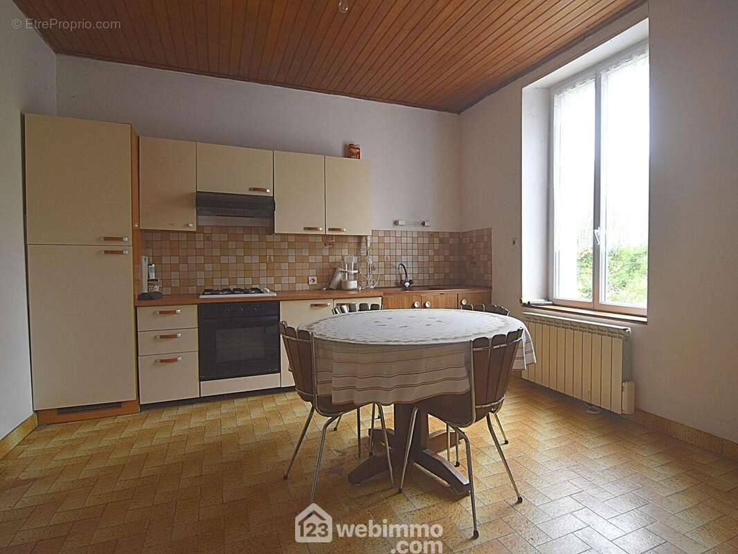 Maison à GUERLESQUIN