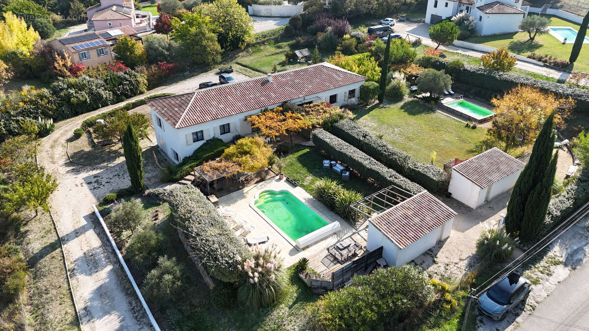 Maison à SIMIANE-COLLONGUE