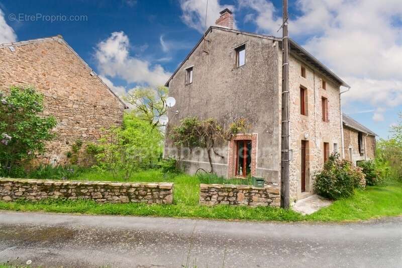 Maison à SAINT-HILAIRE-LA-TREILLE