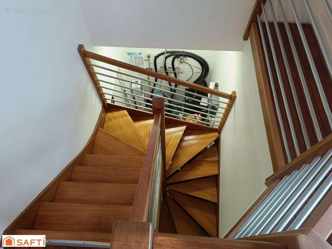 Photo 9 - Commerce à PLOUEGAT-MOYSAN