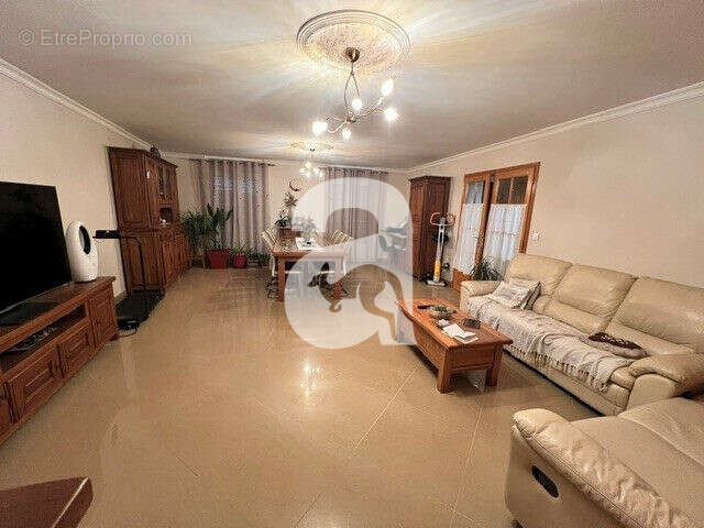 Maison 275 m² à Soissons  - photo 3