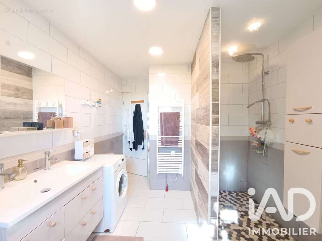 Maison 110 m² à Michery  - photo 7
