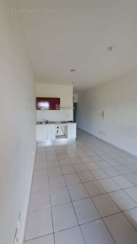 Appartement à REMIRE-MONTJOLY