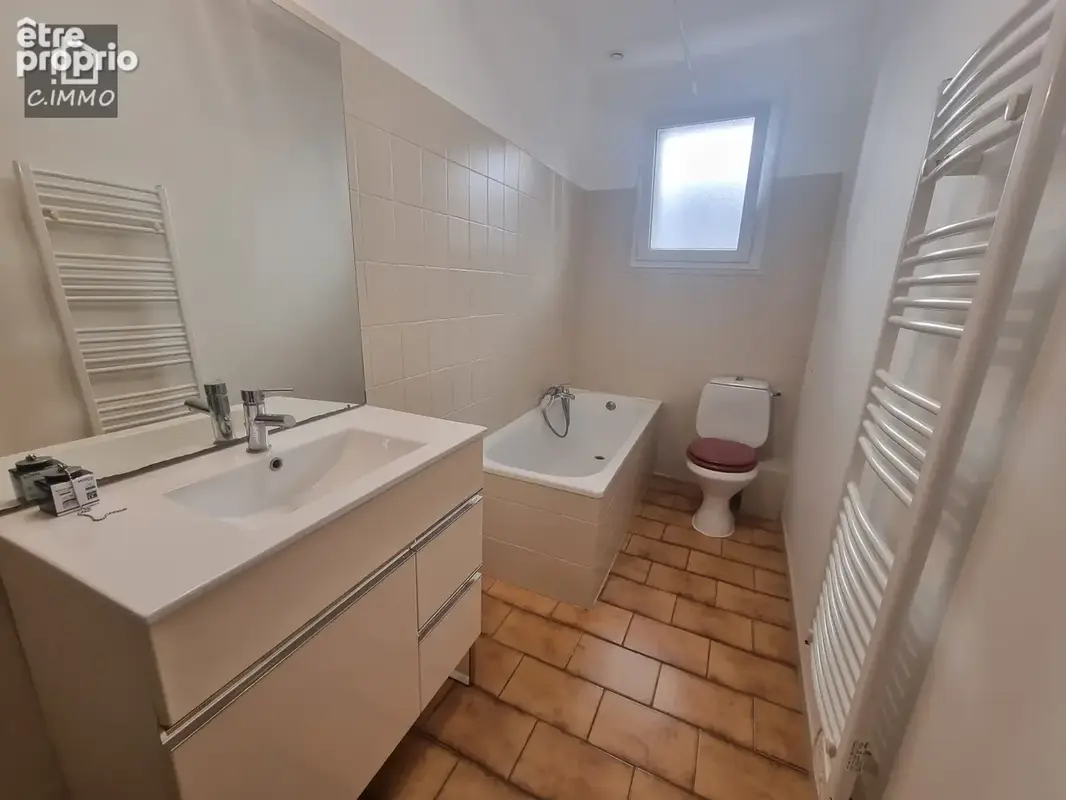 Très grande maison de village de type 4 avec garage de 30 m2 et balcon - photo 9
