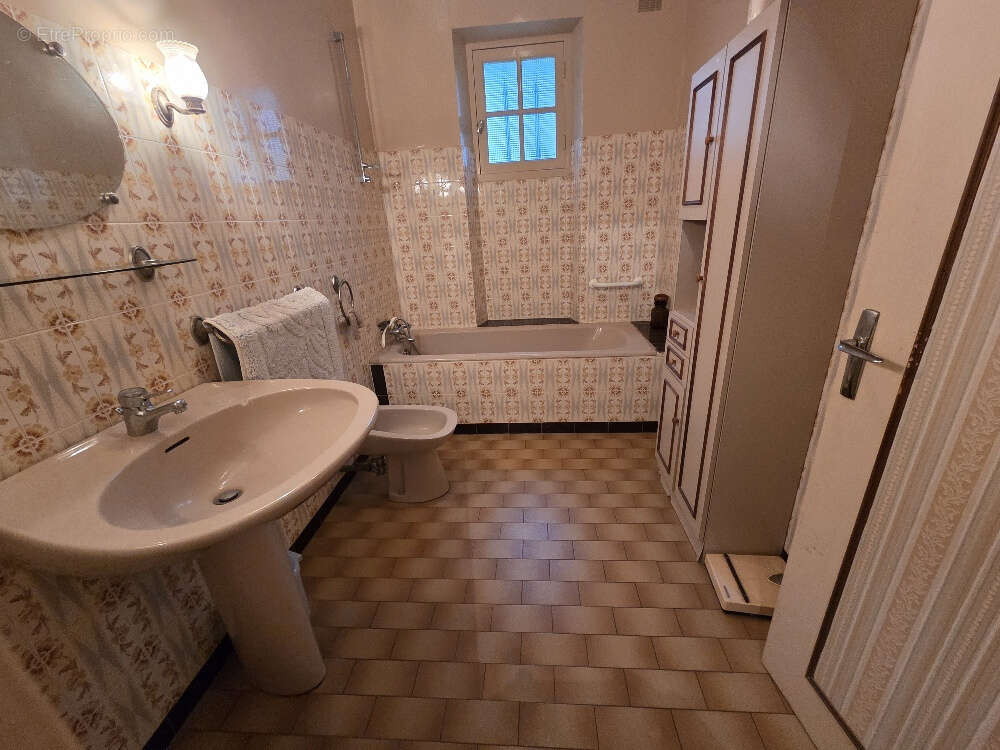 Maison à SAINT-MEDARD-D&#039;EXCIDEUIL