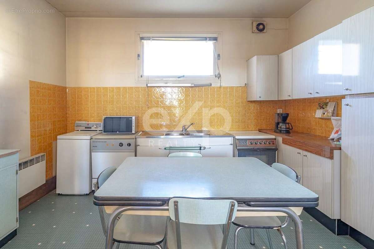 Appartement à SALLES