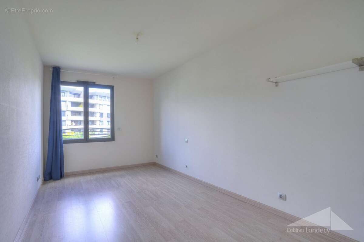 Appartement à SAINT-GENIS-POUILLY
