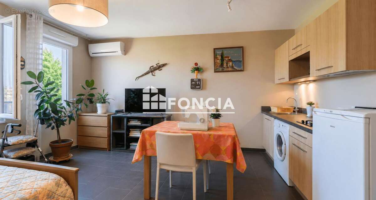 Exclusivité FONCIA, joli T1 de 27.54 m2 avec place de parking privative loué avec un bail commercial - photo 2