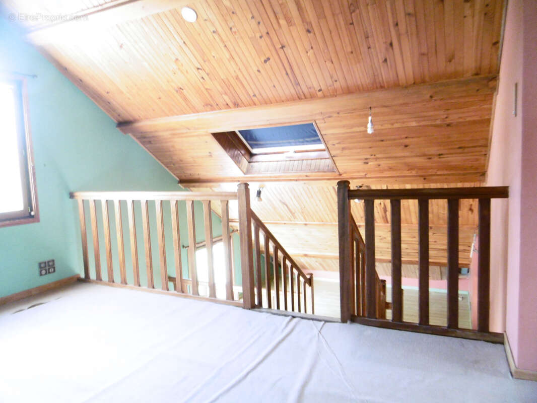 Maison à SAINT-JULIEN-DE-CIVRY