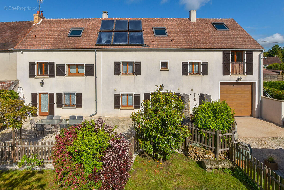 Maison à FONTENAY-TRESIGNY