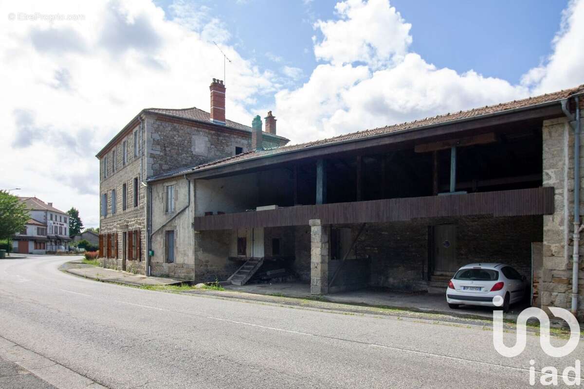 Maison 260 m² à Vertolaye  - photo 3