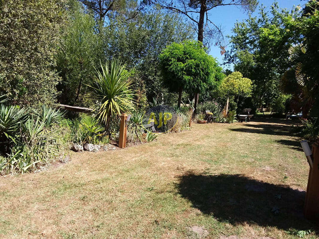 Maison à VENDAYS-MONTALIVET