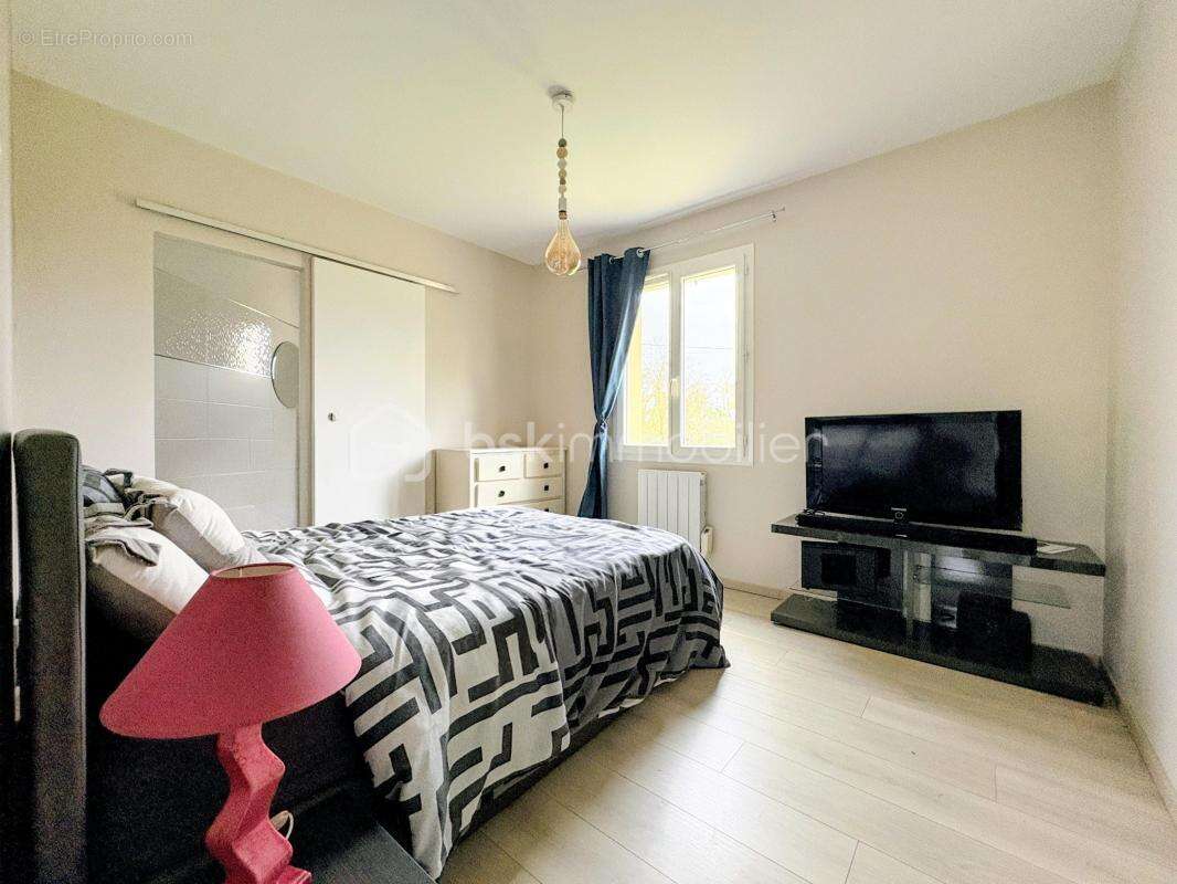  Maison contemporaine de 124 m² / 4 CHAMBRES avec PISCINE – Terrain 1 800 m² - photo 13