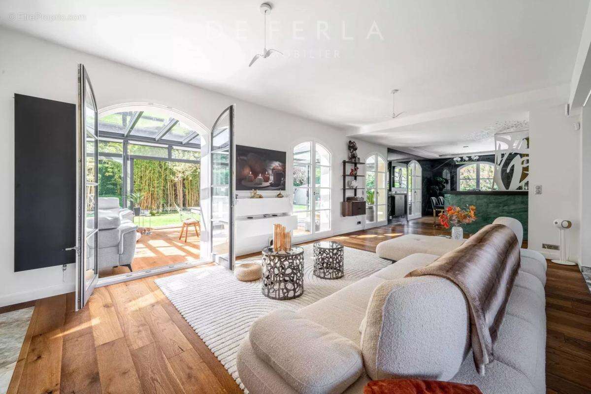 Garches - Villa d'exception 370m2 - Golf de Saint-Cloud - photo 4