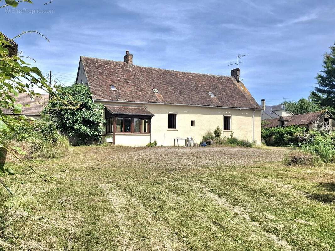 Maison à JUILLE